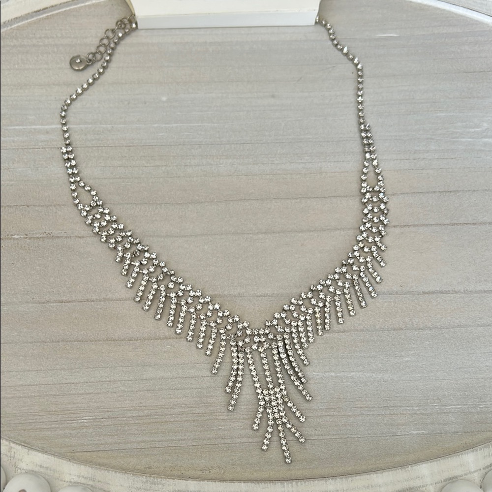 Elegant Silver Rhinestone Necklace